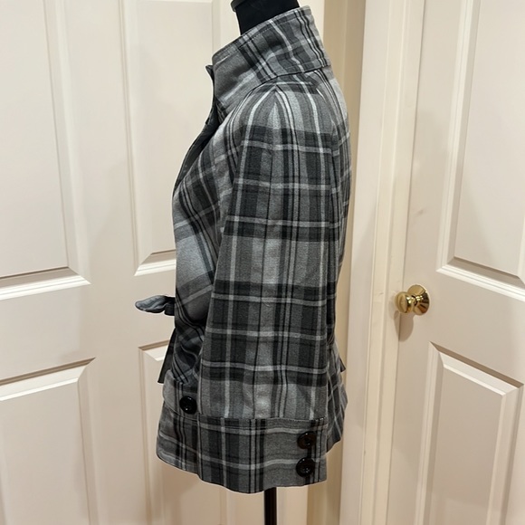 Apt. 9, woman’s, suit jacket. Size medium. Excellent condition. - Picture 4 of 5